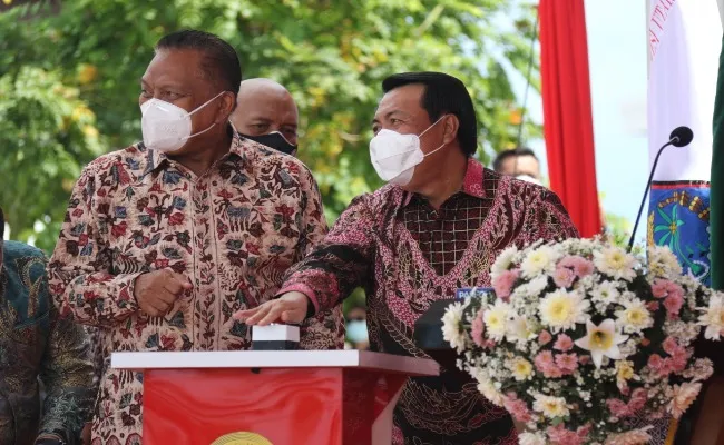 PERESMIAN NAMA JALAN DAN LAPANGAN DI PENGADILAN TERPADU MANADO